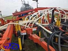 BOURGAULT 8810 /SC 430 NEW HOLLAND CART