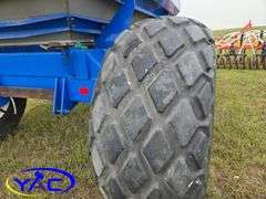 BOURGAULT 8810 /SC 430 NEW HOLLAND CART