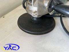Makita 7" Angle Grinder/ Discs
