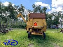Minneapolis Moline 4296 Self-Propelled Combine