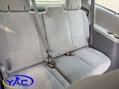 2011 TOYOTA SIENNA V6