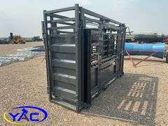 Deluxe Cattle Squeeze Chute