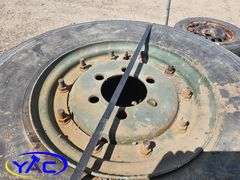 4 - 11.00R20 Tires on Rims (BUYER MUST PAY 4X THE BID PRICE)
