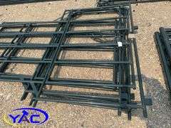 5- 9'6 Cattle/Horse Panel W/ Gate (BUYER MUST PAY 5X THE BID PRICE)