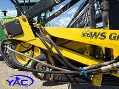 JOHN DEERE A400 SELF-PROPELLED SWATHER W/ 30' HONEY BEE HEADER