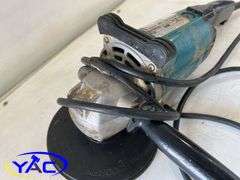 Makita 7" Angle Grinder/ Discs