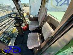 JOHN DEERE A400 SELF-PROPELLED SWATHER W/ 30' HONEY BEE HEADER