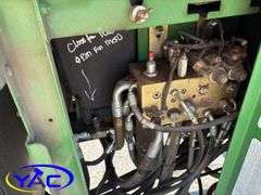 JOHN DEERE A400 SELF-PROPELLED SWATHER W/ 30' HONEY BEE HEADER