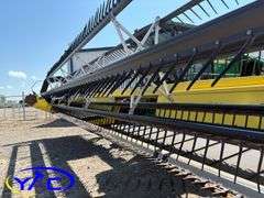 JOHN DEERE A400 SELF-PROPELLED SWATHER W/ 30' HONEY BEE HEADER