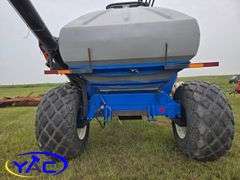 BOURGAULT 8810 /SC 430 NEW HOLLAND CART