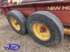 680 NEW HOLLAND MANURE SPREADER