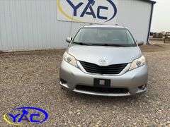 2011 TOYOTA SIENNA V6