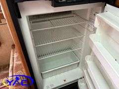 2010  DUTCHMEN V3667A  28GGS TRAVEL TRAILER