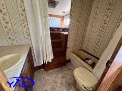 1983  TRAVELLAIRE  FIFTH WHEEL CAMPER