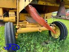Minneapolis Moline 4296 Self-Propelled Combine