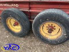 680 NEW HOLLAND MANURE SPREADER