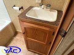 2010  DUTCHMEN V3667A  28GGS TRAVEL TRAILER