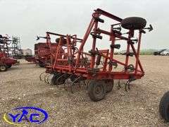 24' INTERNATIONAL VIBRA SHANK CULTIVATOR