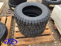 33x12.50R18 Tire