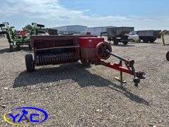 MASSEY FERGUSON 124 SQAURE BALER