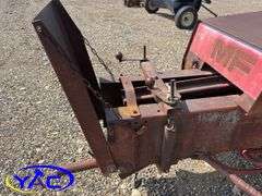 MASSEY FERGUSON 124 SQAURE BALER