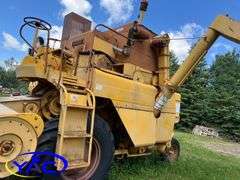Minneapolis Moline 4296 Self-Propelled Combine