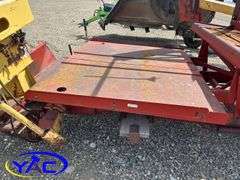 NEW HOLLAND SQUARE BALE PICKER