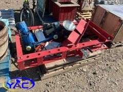 Hydraulic Press (Returned Item, Opened Box & Possibly Missing Parts)