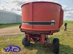 CaseIH 8610 Tub Grinder