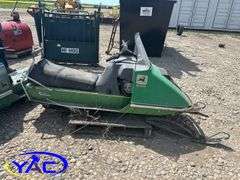 JOHN DEERE 600 SNOWMOBILE - NOT RUNNING