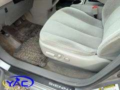 2011 TOYOTA SIENNA V6