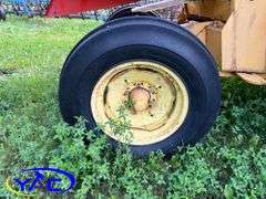 Minneapolis Moline 4296 Self-Propelled Combine