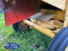 Minneapolis Moline 4296 Self-Propelled Combine