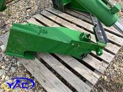 John Deere 640 Self Levelling Loader W/ Mounts