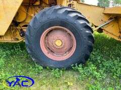 Minneapolis Moline 4296 Self-Propelled Combine