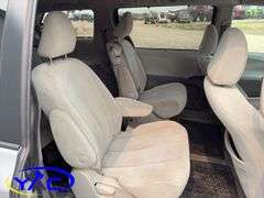 2011 TOYOTA SIENNA V6