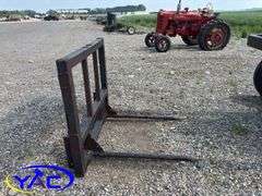 1982 WHITE 2-105 2WD TRACTOR