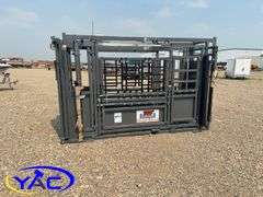 Deluxe Cattle Squeeze Chute