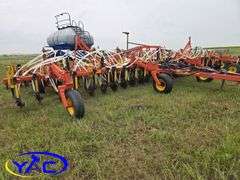 BOURGAULT 8810 /SC 430 NEW HOLLAND CART