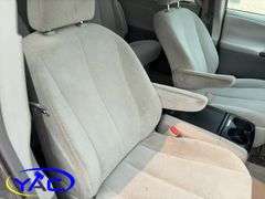 2011 TOYOTA SIENNA V6