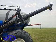 BOURGAULT 8810 /SC 430 NEW HOLLAND CART