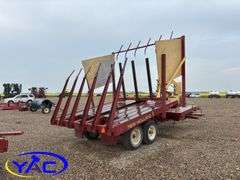 NEW HOLLAND 1033 BALE STACKER