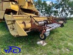 Minneapolis Moline 4296 Self-Propelled Combine
