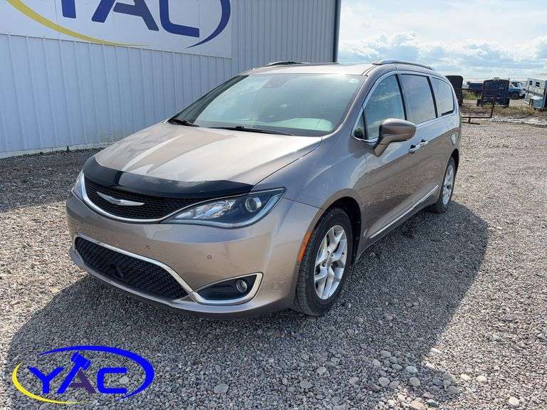 2017 CHRYSLER PACIFICA TOURING -L