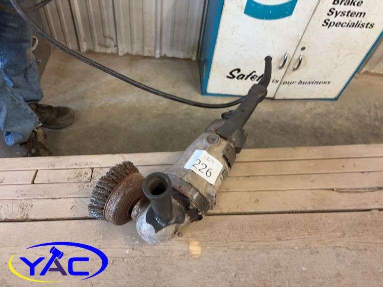 Black & Decker 7" Heavy Duty Angle Sander