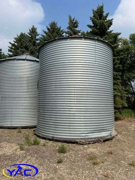 1,650BU Butler Flat Bottom Bin On Wood Floor