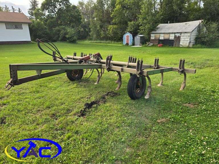 JD Model 100 Cultivator