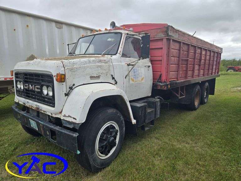 1972 GMC 9500 Tandem Grain Truck
