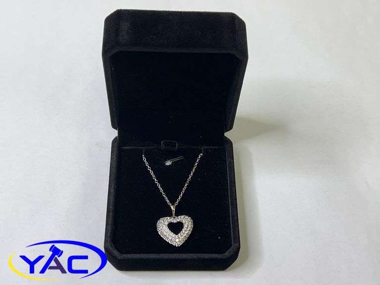 New Platinum Plated Simulated Diamond Heart Cluster Necklace - Adjustable Chain 16"-18" Long