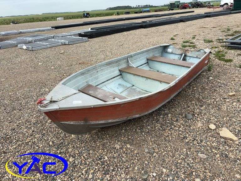 14' ALUMINUM FISHING BOAT